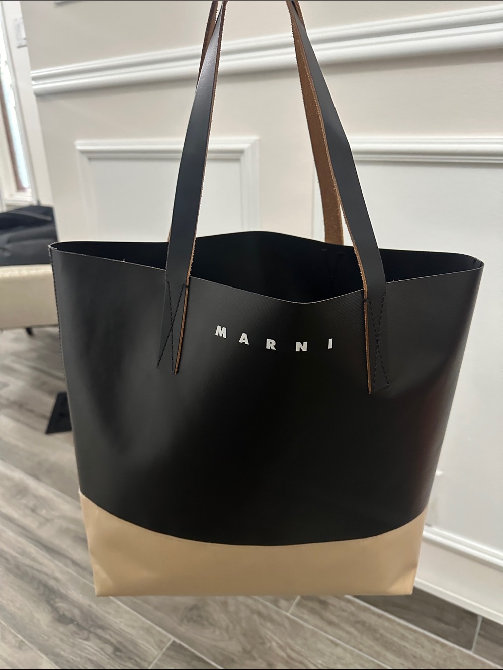 ✨ Marni Tribeca Tote Bag – Black / Beige Colorblock ✨ - Picture 3 of 14